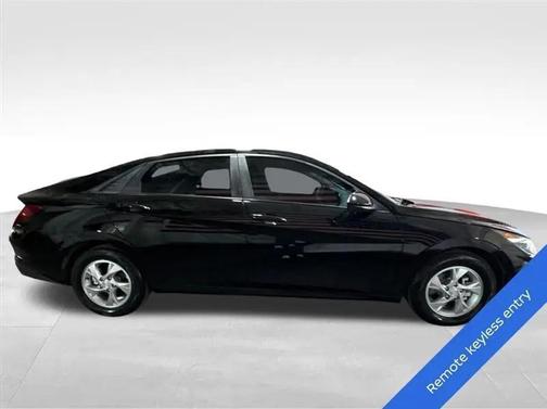 Phantom Black 2023 Hyundai ELANTRA SE