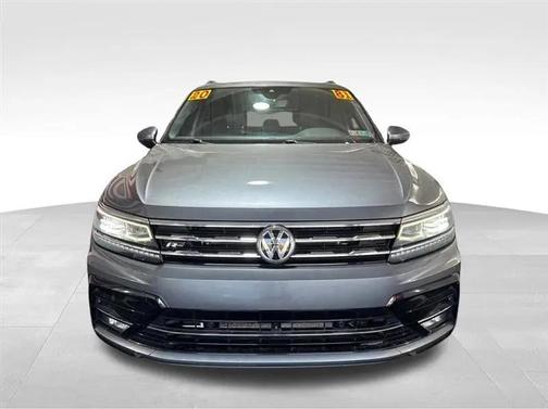 Platinum Gray Metallic 2020 Volkswagen Tiguan 2.0T SEL R-Line 4MOTION