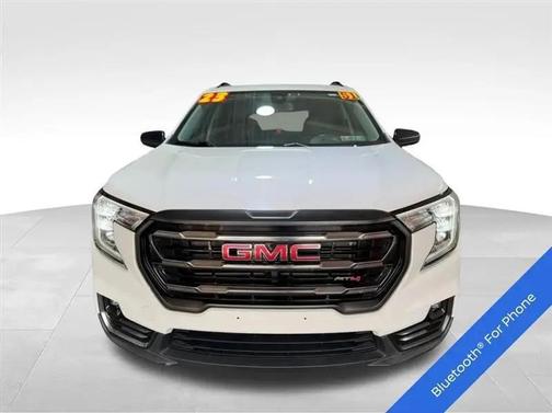 Summit White 2023 GMC Terrain AWD AT4