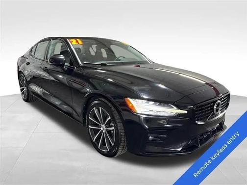 2021 Volvo S60 T5 Momentum