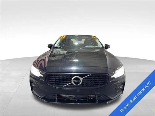 2021 Volvo S60 T5 Momentum