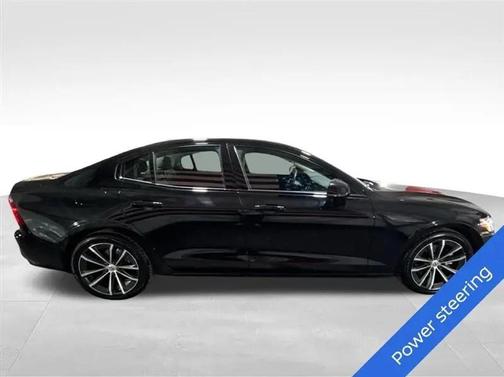 2021 Volvo S60 T5 Momentum
