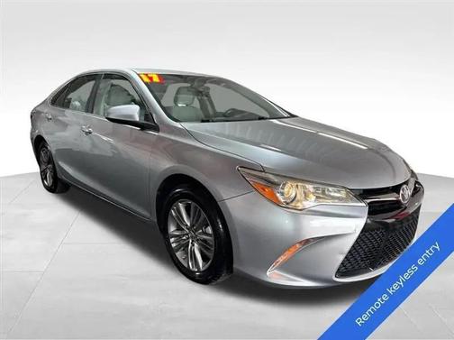Celestial Silver Metallic 2017 Toyota Camry LE