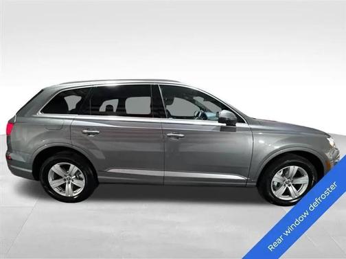 Graphite Gray Metallic 2017 Audi Q7 2.0T Premium