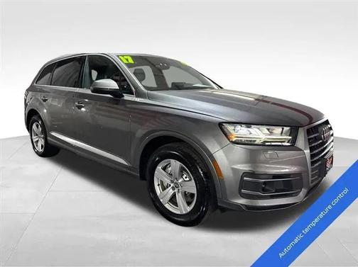 Graphite Gray Metallic 2017 Audi Q7 2.0T Premium