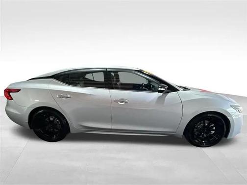 Brilliant Silver 2017 Nissan Maxima 3.5 Platinum