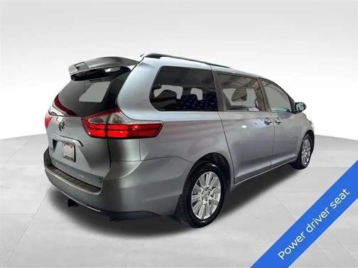 2017 Toyota Sienna LE