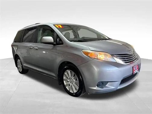 2017 Toyota Sienna LE