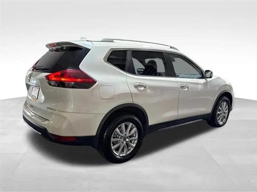 Pearl White Tricoat 2019 Nissan Rogue SV