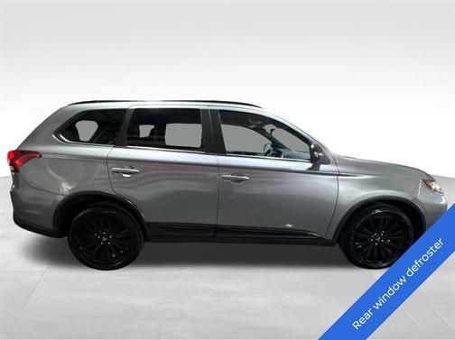 2020 Mitsubishi Outlander SE