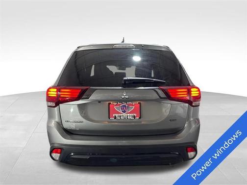 2020 Mitsubishi Outlander SE