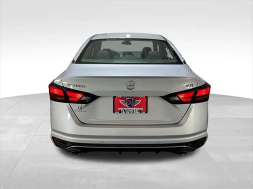 2021 Nissan Altima SR FWD