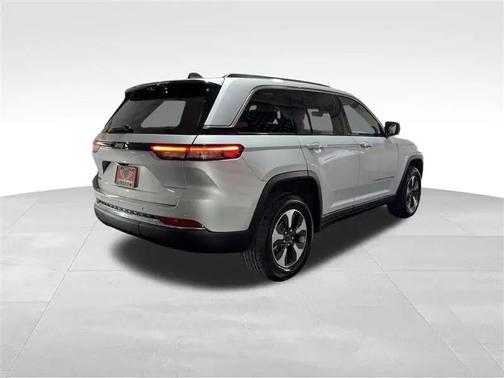 Silver Zynith 2023 Jeep Grand Cherokee 4xe Base