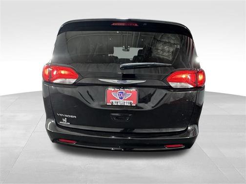 2020 Chrysler Voyager LXI