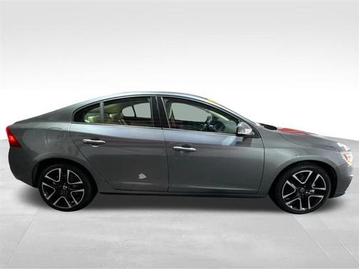2017 Volvo S60 T5 Dynamic