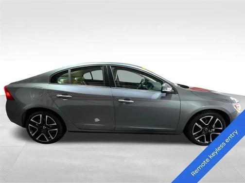 2017 Volvo S60 T5 Dynamic