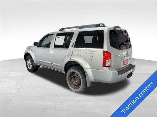 2012 Nissan Pathfinder LE