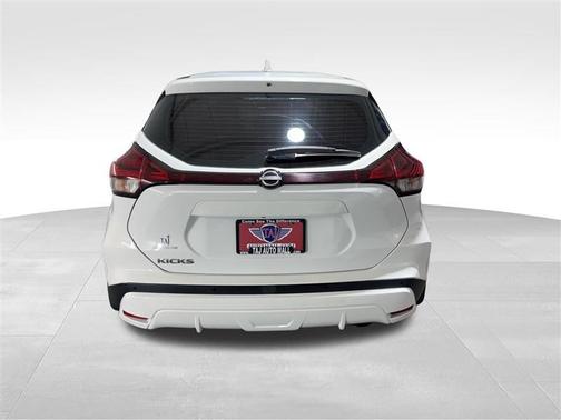 2022 Nissan Kicks S