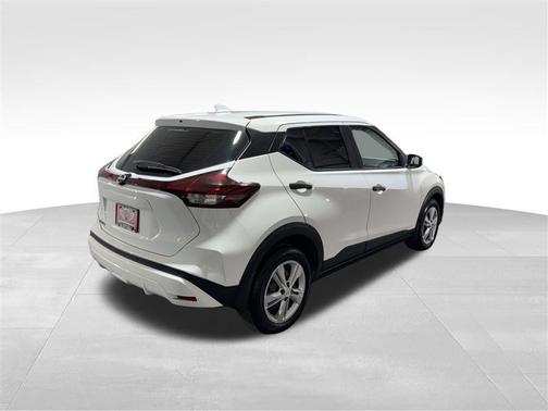 2022 Nissan Kicks S