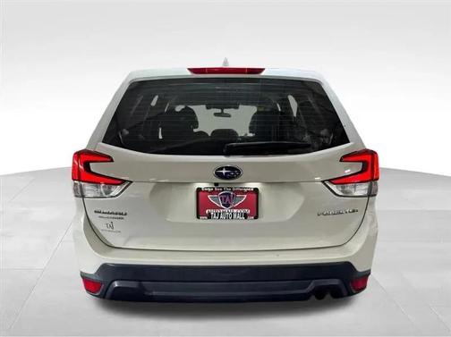Crystal White Pearl 2020 Subaru Forester Base