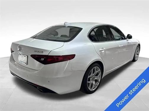 Alfa White 2019 Alfa Romeo Giulia Ti
