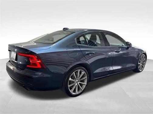 Denim Blue Metallic 2019 Volvo S60 T5 Momentum