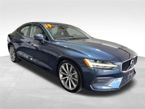 Denim Blue Metallic 2019 Volvo S60 T5 Momentum