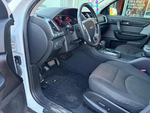 White 2016 GMC Acadia SLE-2