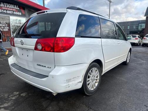 2008 Toyota Sienna XLE