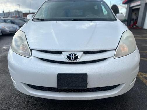 2008 Toyota Sienna XLE