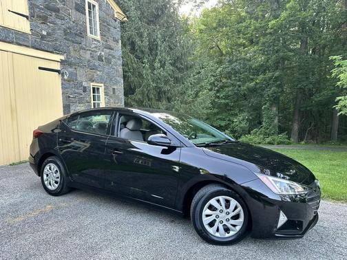 Phantom Black 2020 Hyundai ELANTRA SE