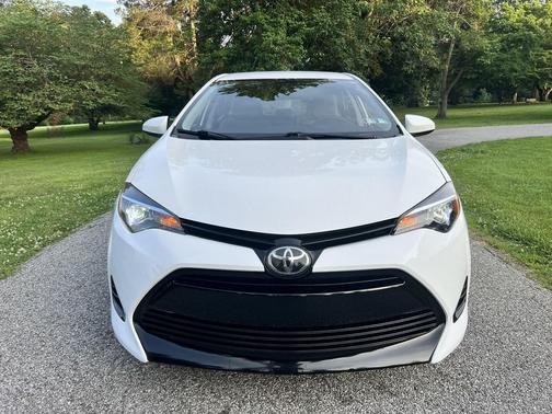 Super White 2017 Toyota Corolla LE ECO