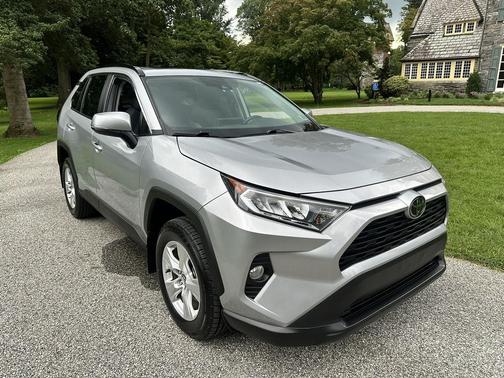 Silver Sky Metallic 2020 Toyota RAV4 XLE