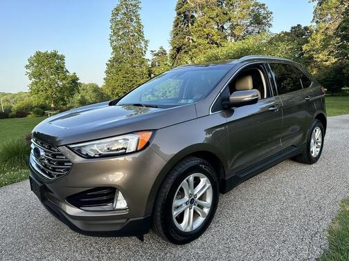 Stone Grey Metallic 2019 Ford Edge SEL