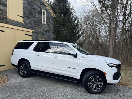 2023 Chevrolet Suburban 4WD Z71