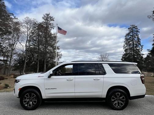2023 Chevrolet Suburban 4WD Z71