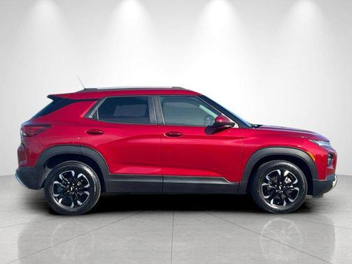 Scarlet Red Metallic 2021 Chevrolet Trailblazer LT