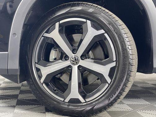 2025 Volkswagen Tiguan 2.0T SE 4MOTION