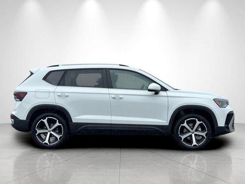 2026 Volkswagen Taos SEL