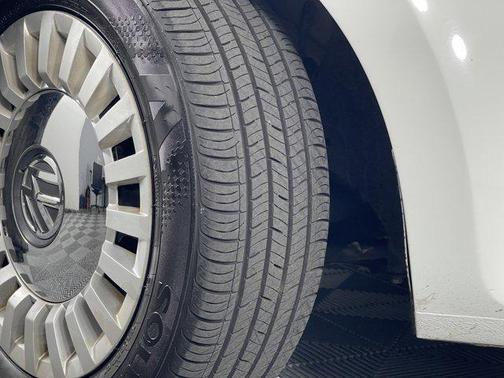 2016 Volkswagen Beetle 1.8T SE