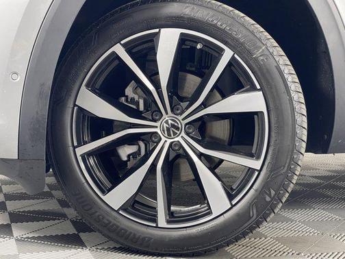 2026 Volkswagen Atlas 2.0T SEL Premium R-Line 4MOTION