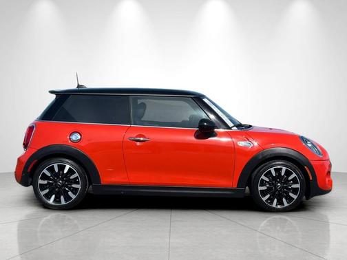 Solaris Orange Metallic 2019 MINI Hardtop Cooper S