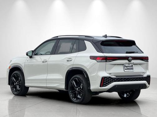 Sandstone w/Deep Black Roof 2026 Volkswagen Tiguan 2.0T SE R-Line Black 4MOTION