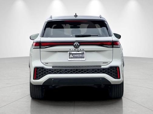 Sandstone w/Deep Black Roof 2026 Volkswagen Tiguan 2.0T SE R-Line Black 4MOTION