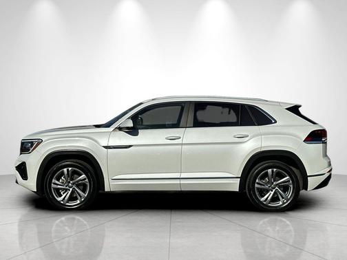 Opal White Pearl 2024 Volkswagen Atlas Cross Sport 2.0T SEL