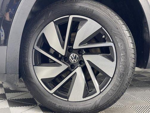 2024 Volkswagen Atlas 2.0T SE w/Technology 4MOTION