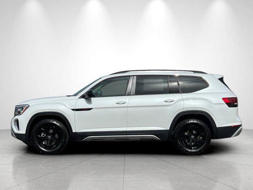 opal white pearl 2026 Volkswagen Atlas Peak Edition