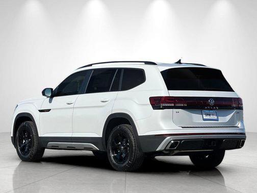 opal white pearl 2026 Volkswagen Atlas Peak Edition