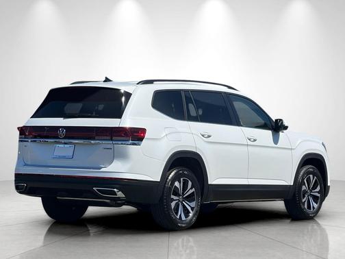 opal white pearl 2026 Volkswagen Atlas 2.0T SE