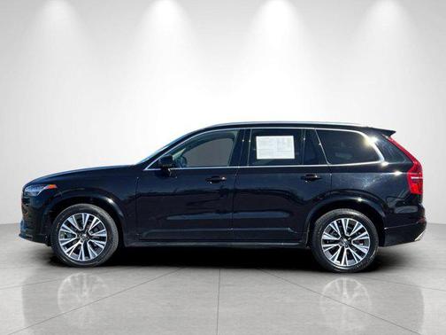 2021 Volvo XC90 T6 Momentum